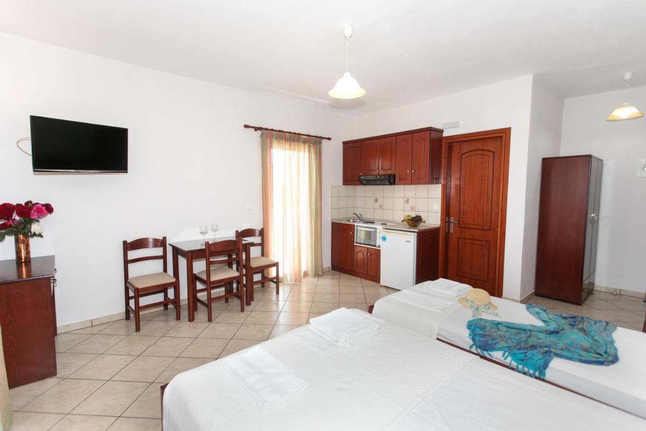 Lady Elena Hotel Ammoudia Exterior foto