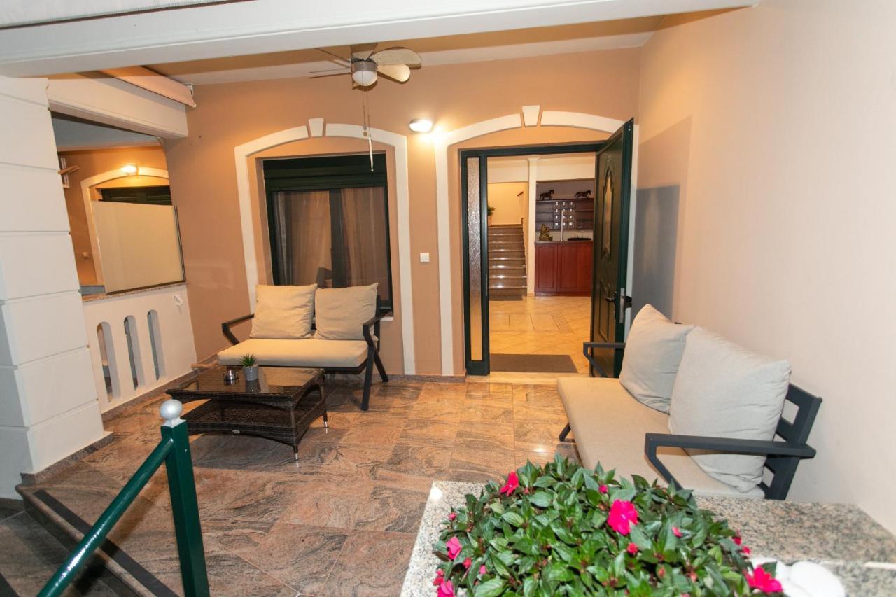 Lady Elena Hotel Ammoudia Exterior foto