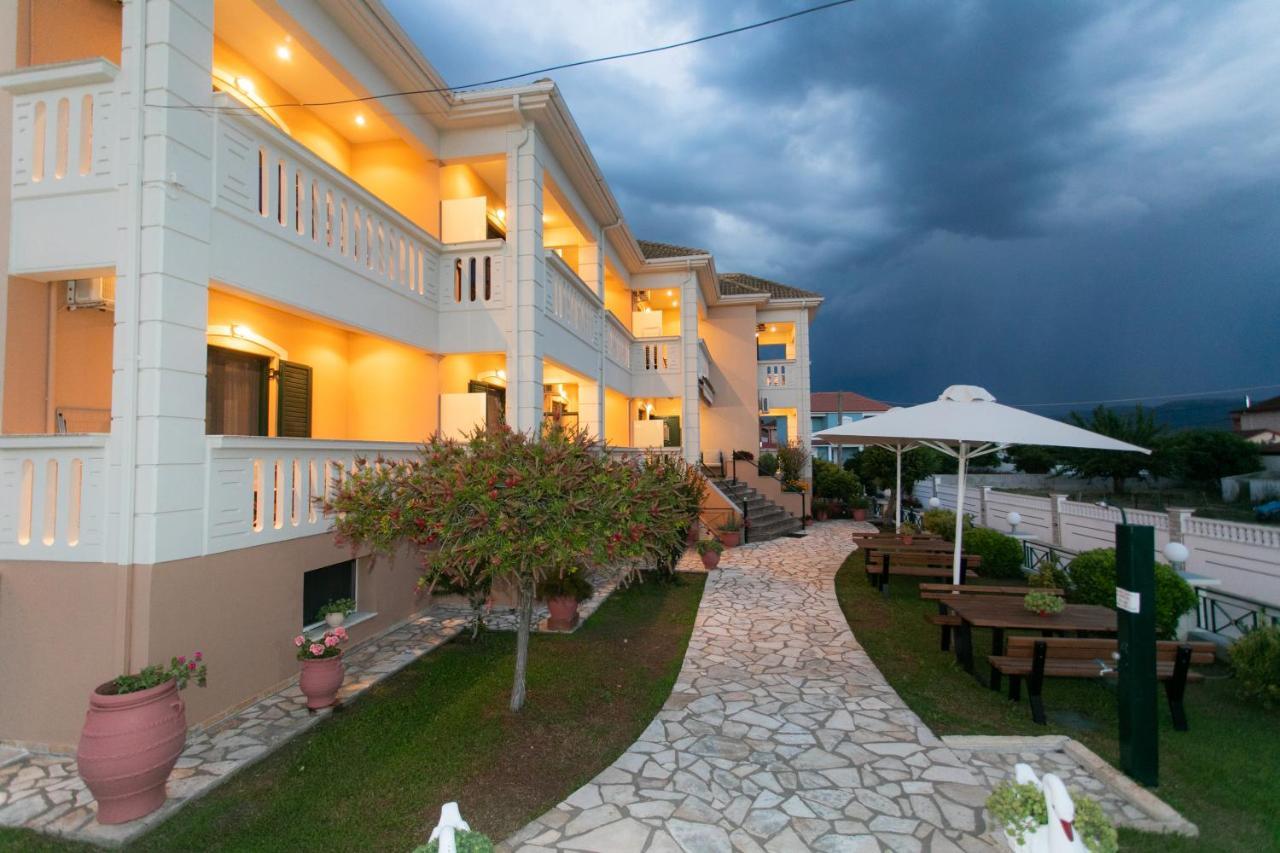 Lady Elena Hotel Ammoudia Exterior foto